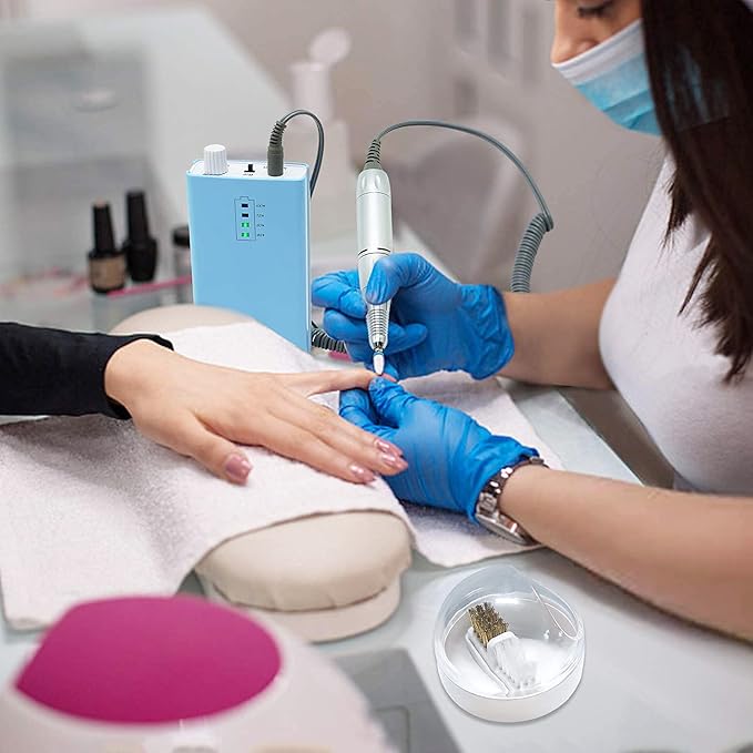 Nail Art Cleaner Tool Case with Steel Wire Brush and Nylon Brush for Cleaning Carbide/Ceramic Nail Drill Bits, Anti-splash Design, Removable, Washable, Clear Cover + White Base