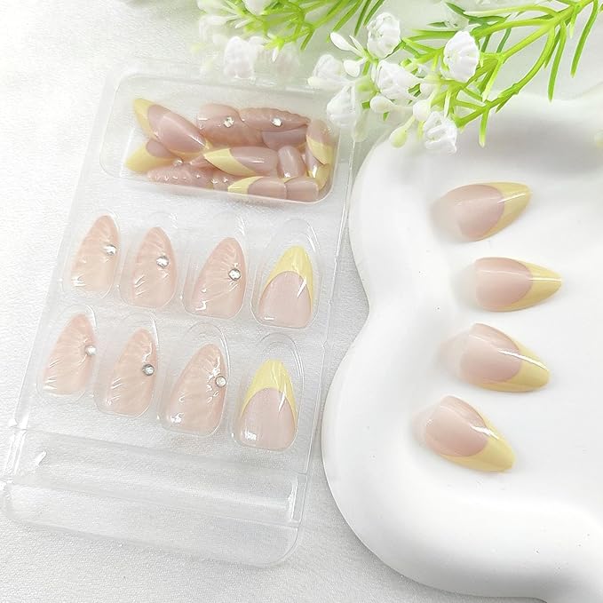 Summer Glue on Nails Short Press on Nails Almond French Tip Fake Nails Yellow Acrylic Nails with Shell Rhinestones Design Nude False Nails Glossy Almond Nails Press ons for Girls 30Pcs